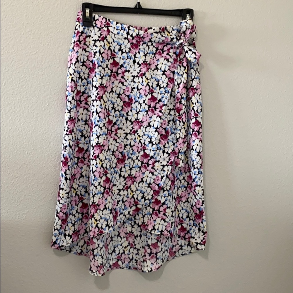 Tie-wrap skirt
